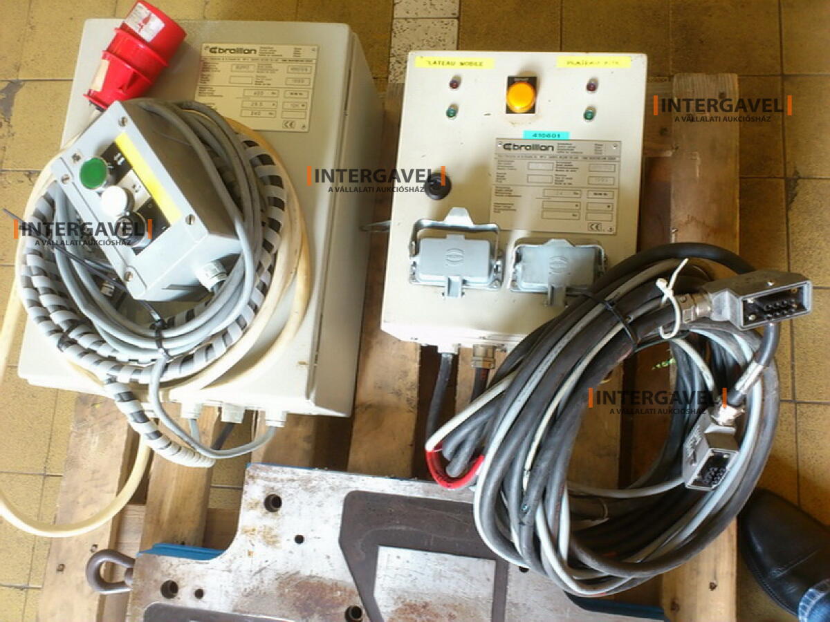 Mágnesasztal-pár 245x230 cm hasznos felületű 4