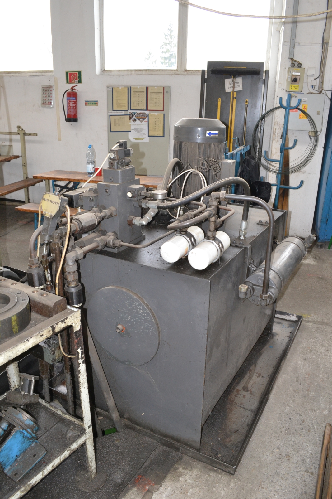 Négyoszlopos hidraulikus prés 5