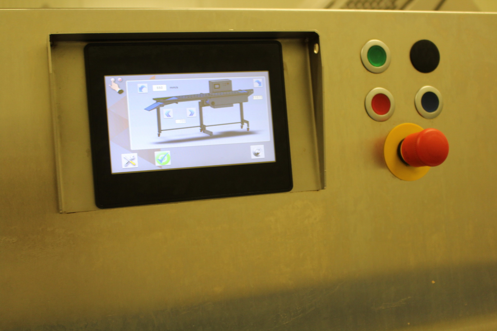 Szeletelőgép kihordó szalaggal 5