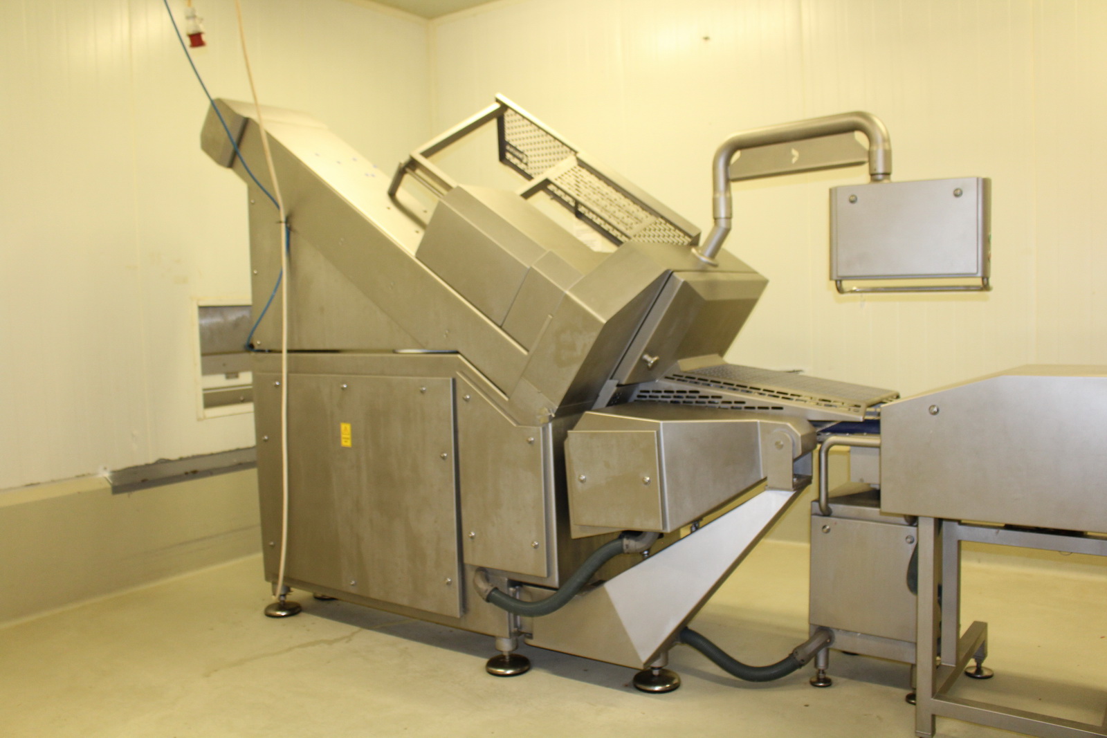 Szeletelőgép kihordó szalaggal 6