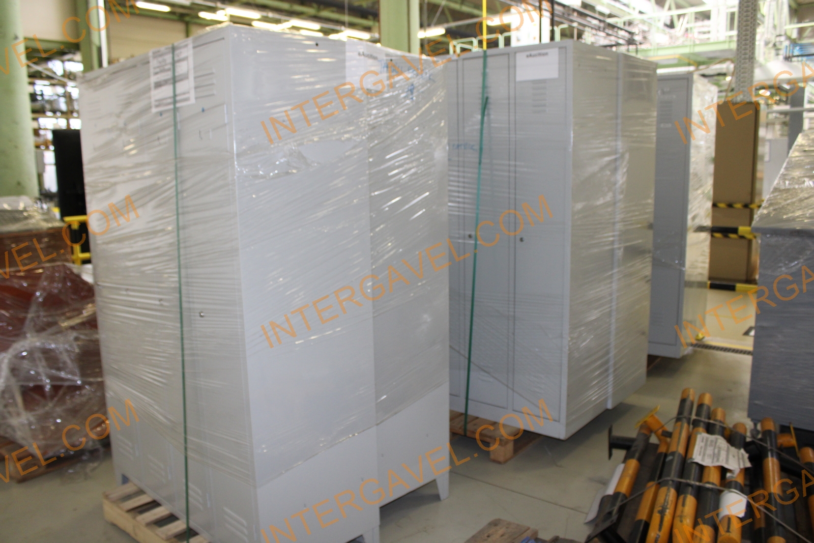 Öltözőszekrény 4