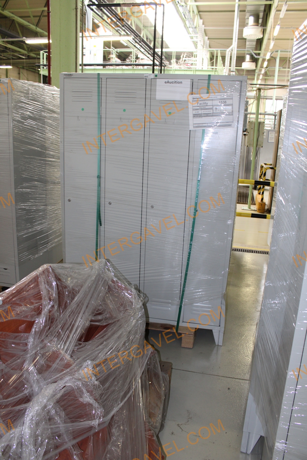 Öltözőszekrény 15