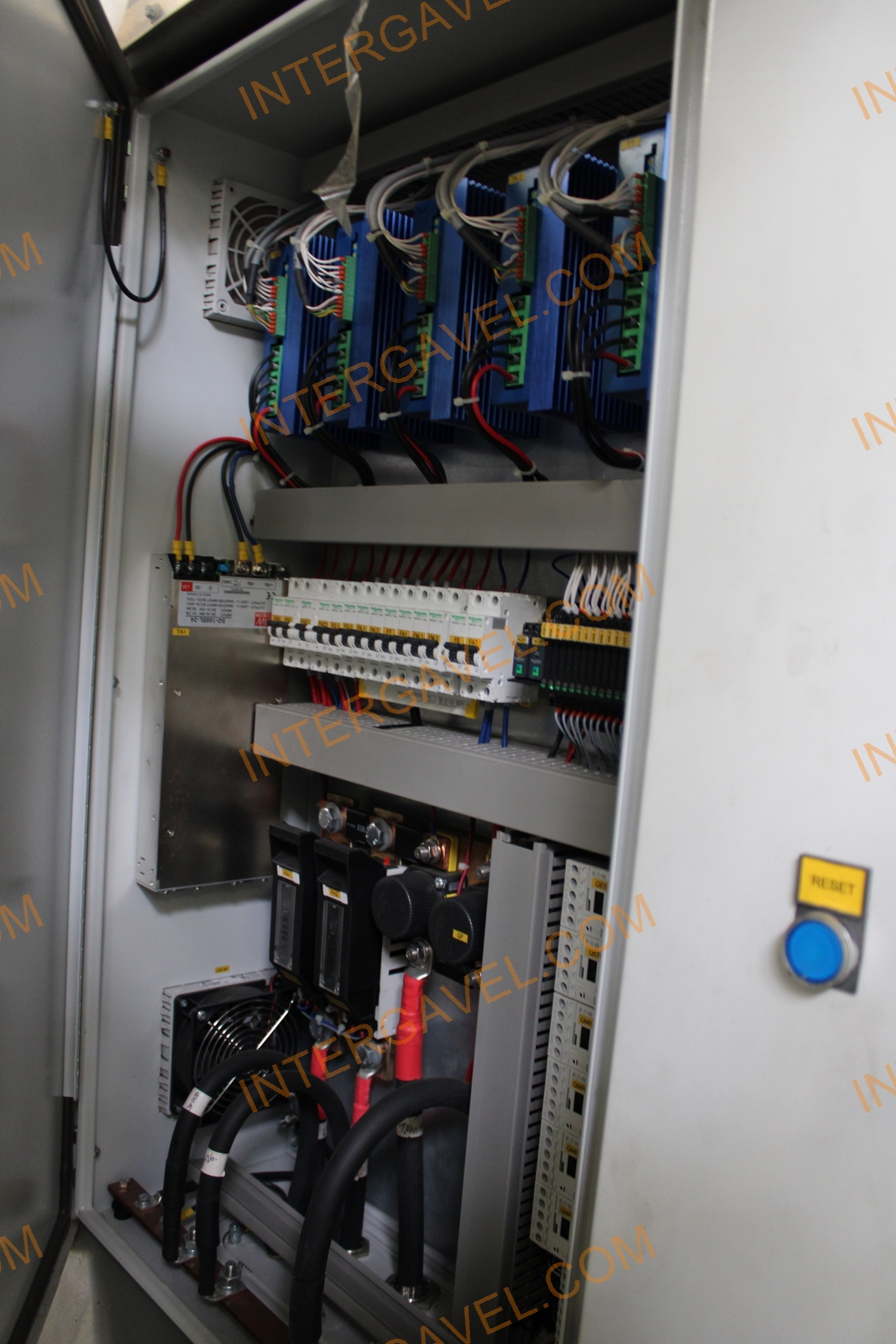 Önjáró milkrun (raklapszállító kocsi) 31