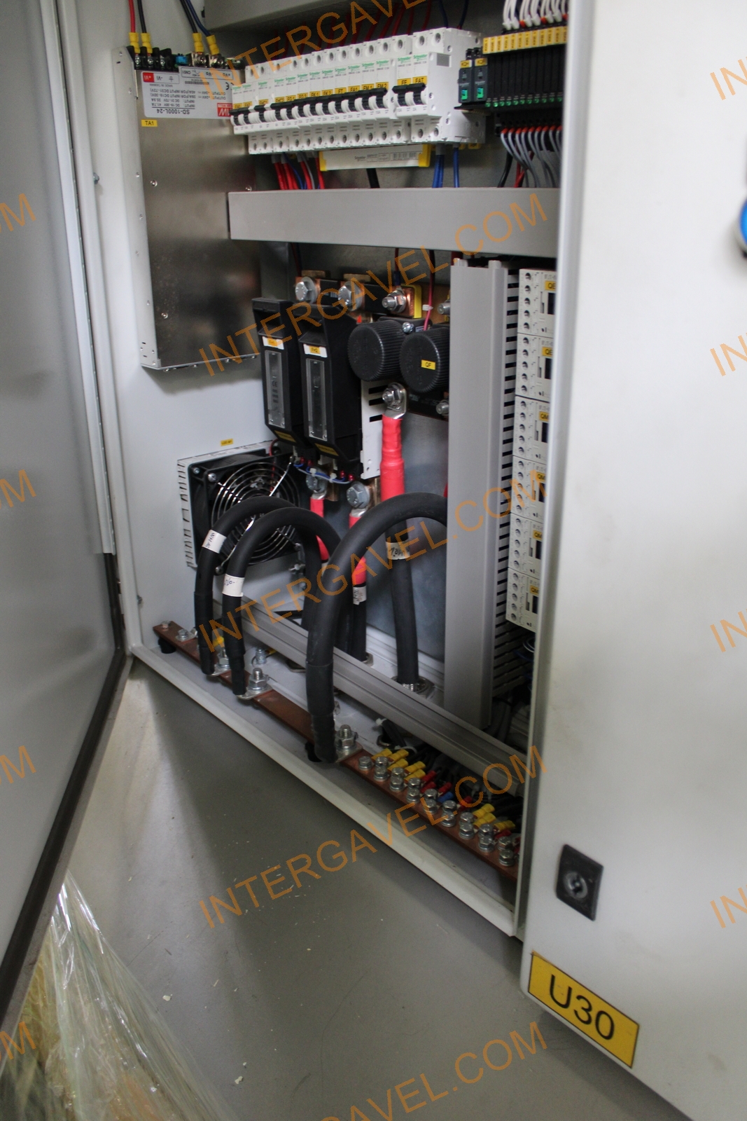 Önjáró milkrun (raklapszállító kocsi) 32