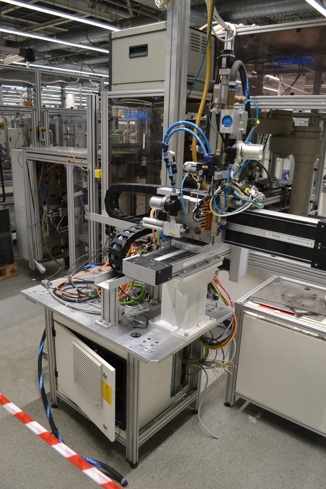 Összeszerelő gépsor 2