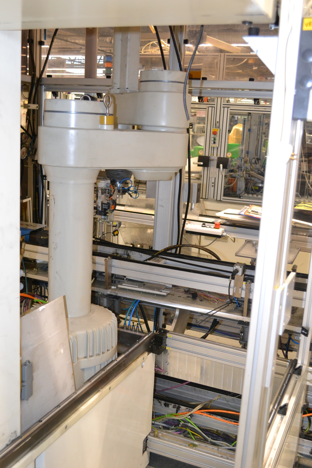 Összeszerelő gépsor 9