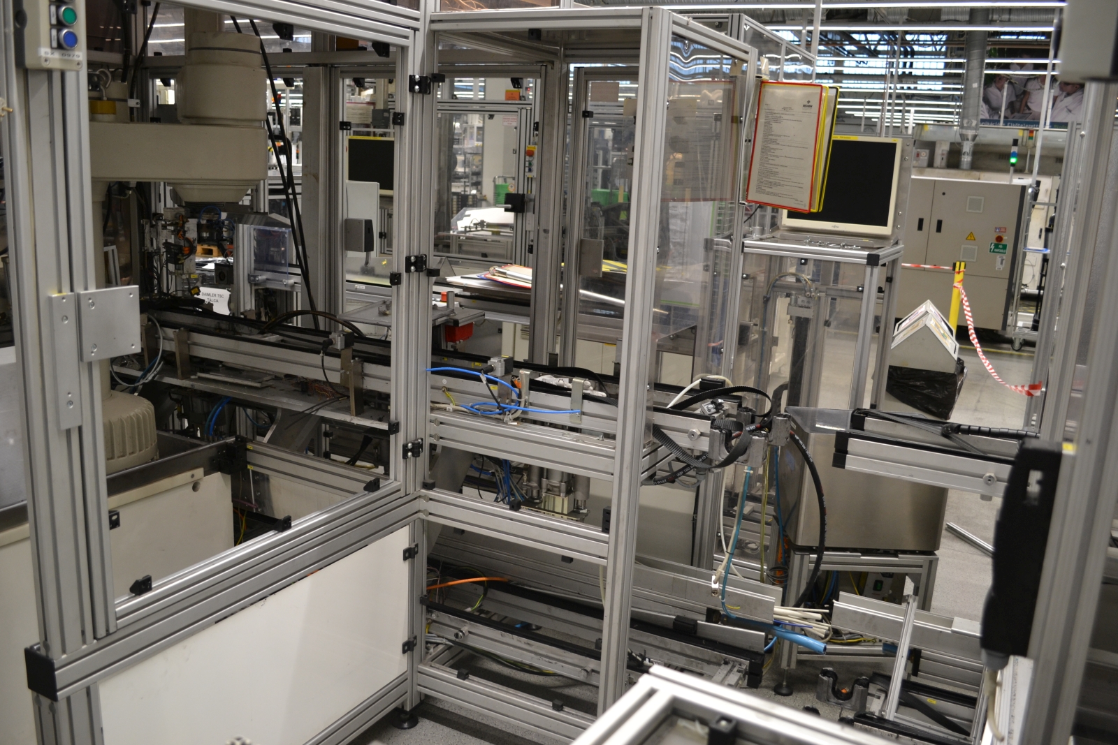 Összeszerelő gépsor 10