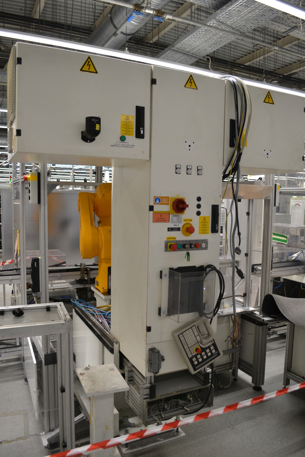 Összeszerelő gépsor 12