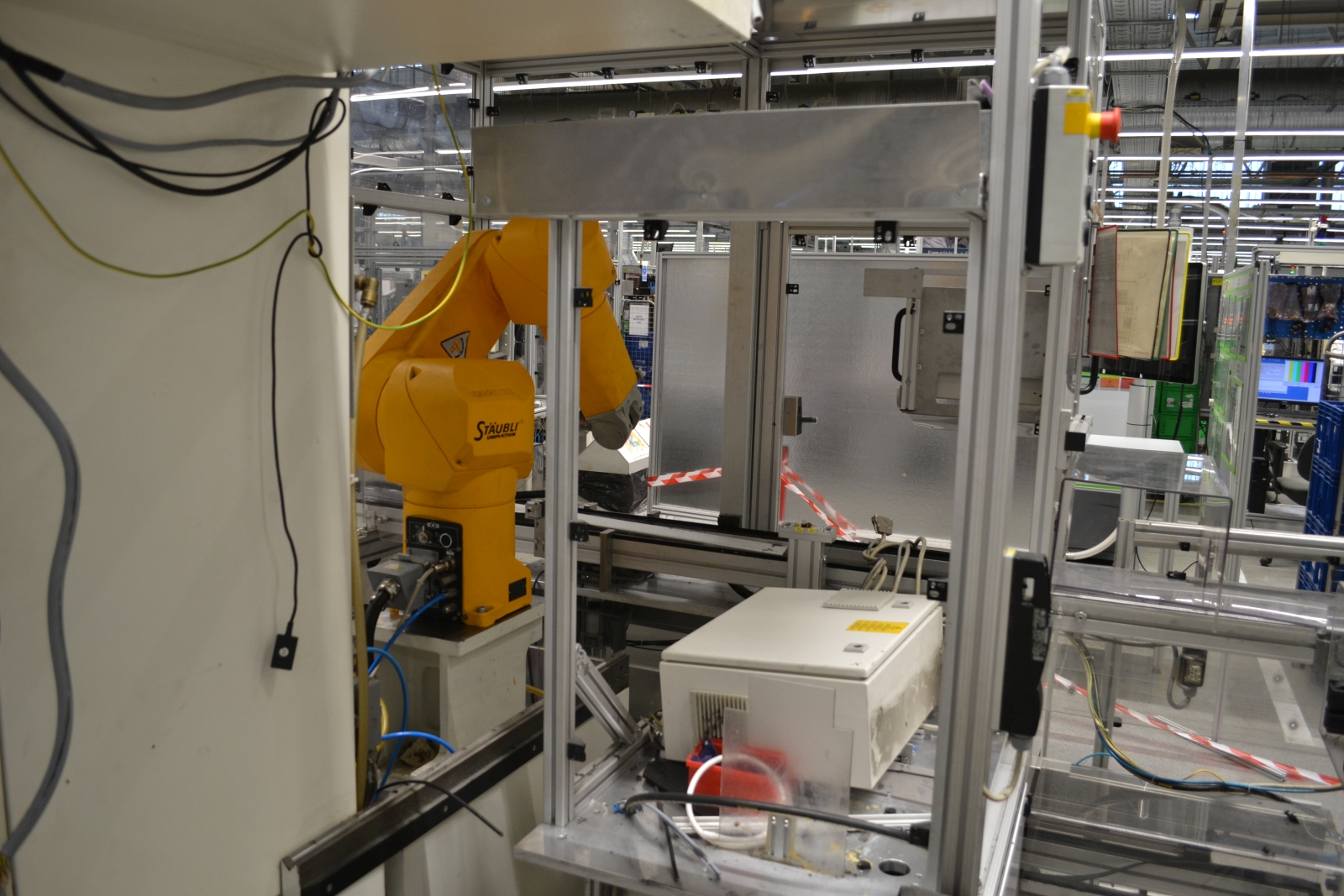 Összeszerelő gépsor 15