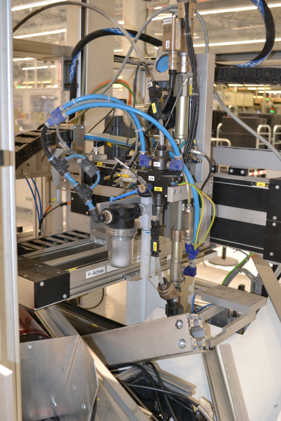 Összeszerelő gépsor 28