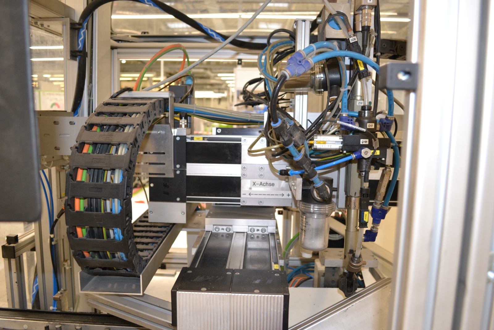 Összeszerelő gépsor 29