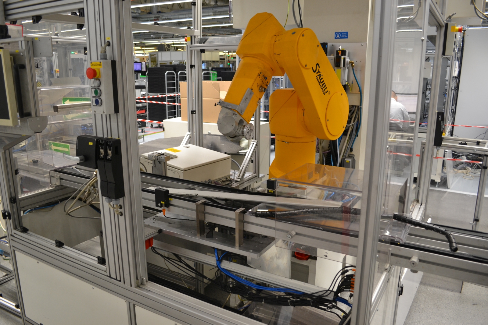 Összeszerelő gépsor 31