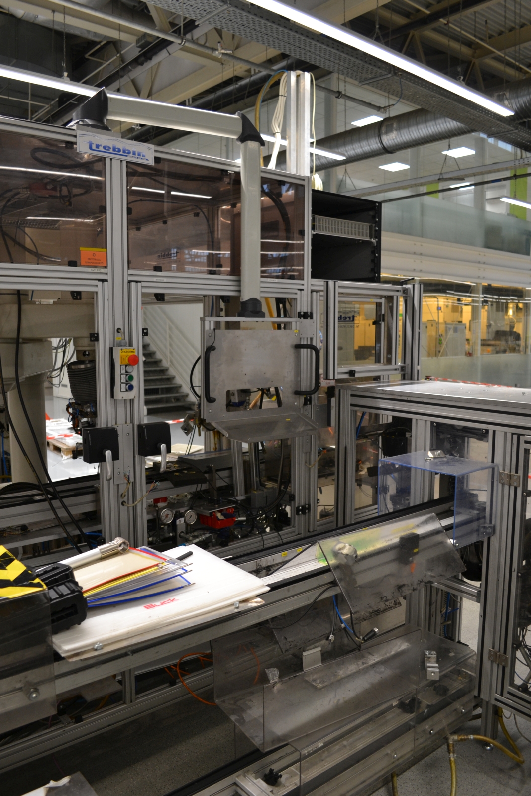 Összeszerelő gépsor 42