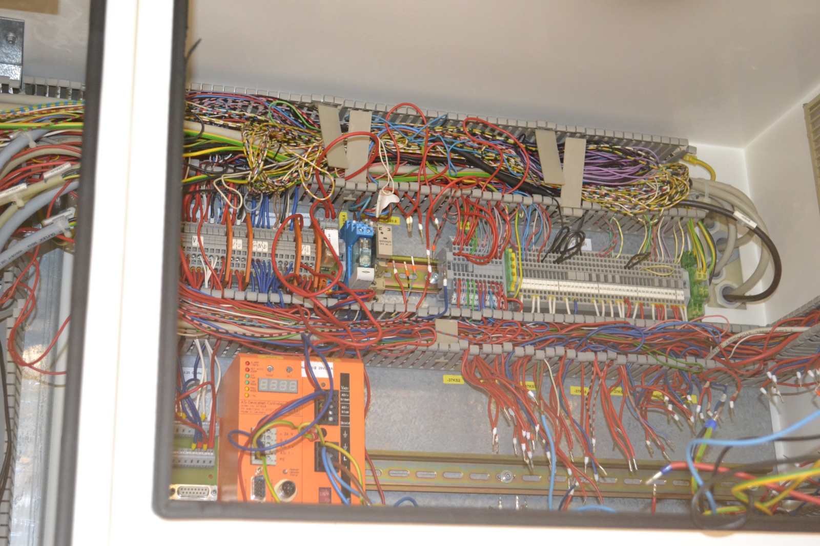 Összeszerelő gépsor 70