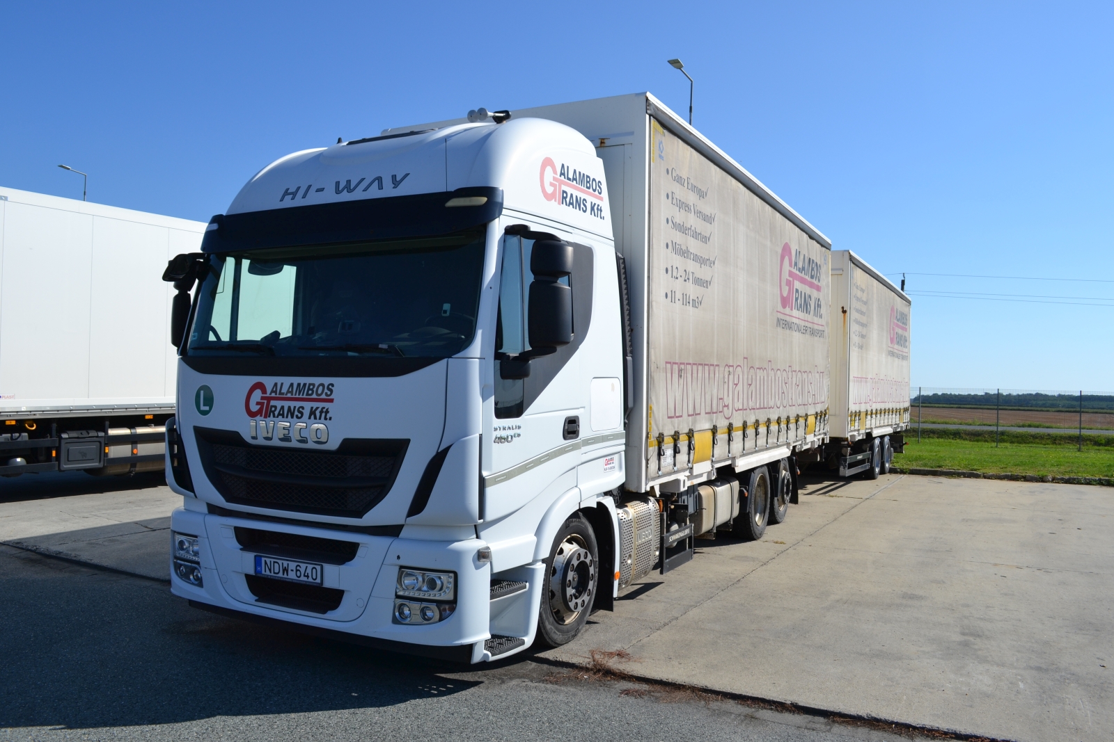 Nyergesvontató és pótkocsi 3