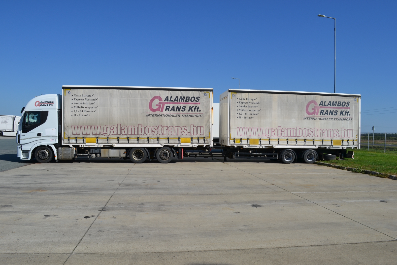 Nyergesvontató és pótkocsi 4