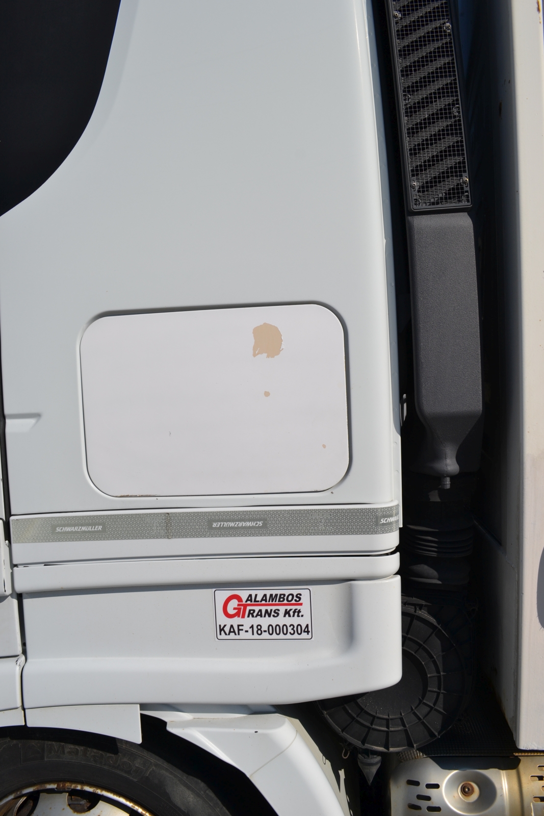 Nyergesvontató és pótkocsi 8