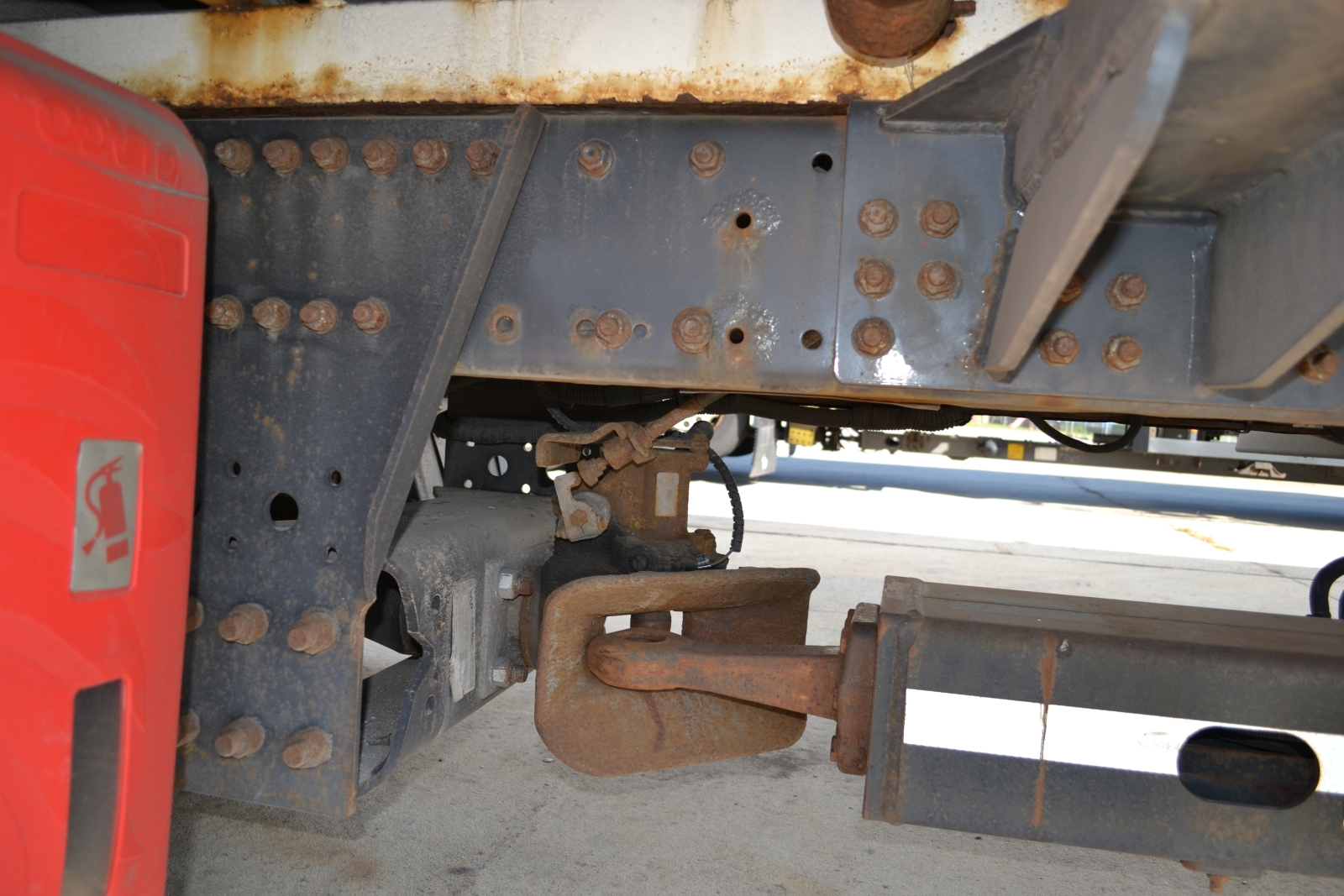 Nyergesvontató és pótkocsi 9