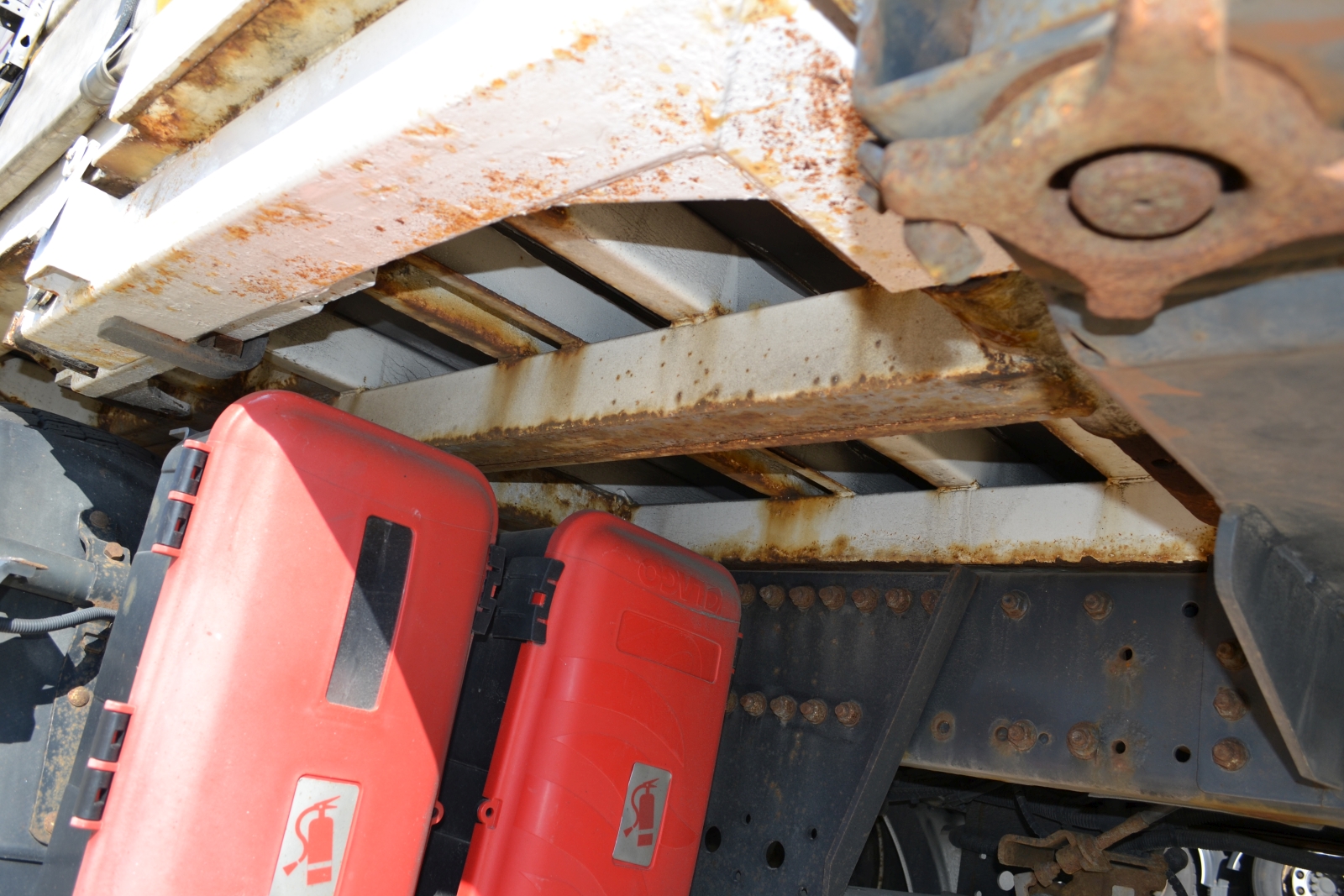 Nyergesvontató és pótkocsi 10