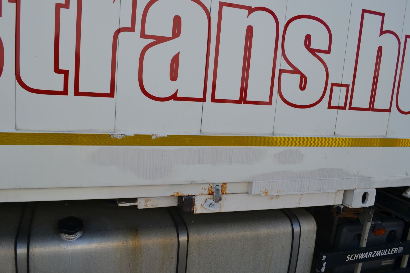 Nyergesvontató és pótkocsi 16