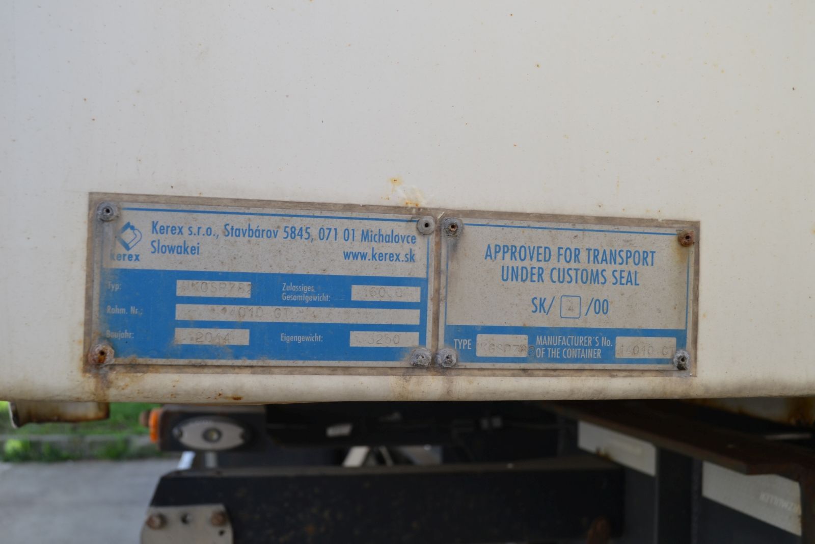 Nyergesvontató és pótkocsi 18