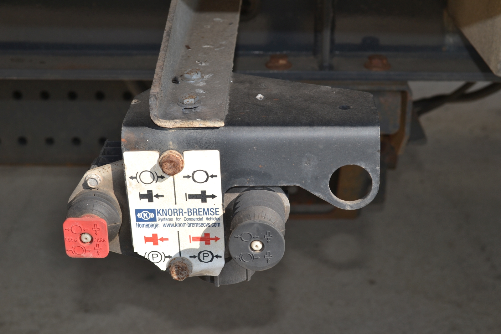 Nyergesvontató és pótkocsi 22