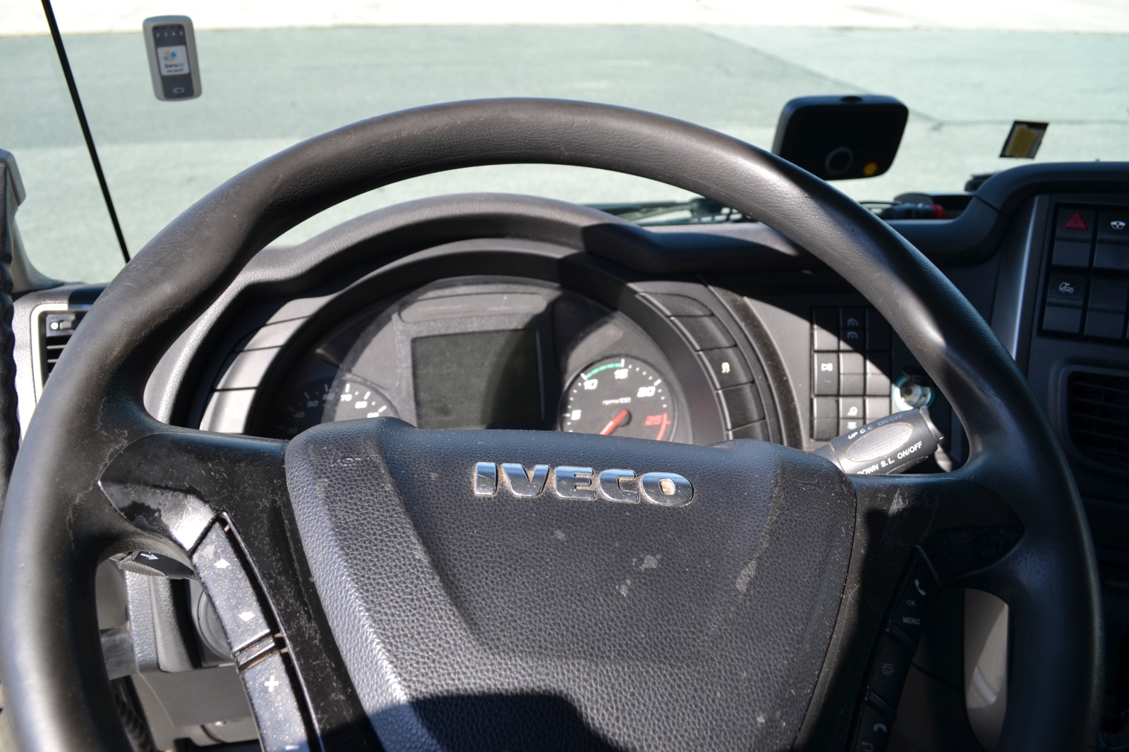 Nyergesvontató és pótkocsi 25