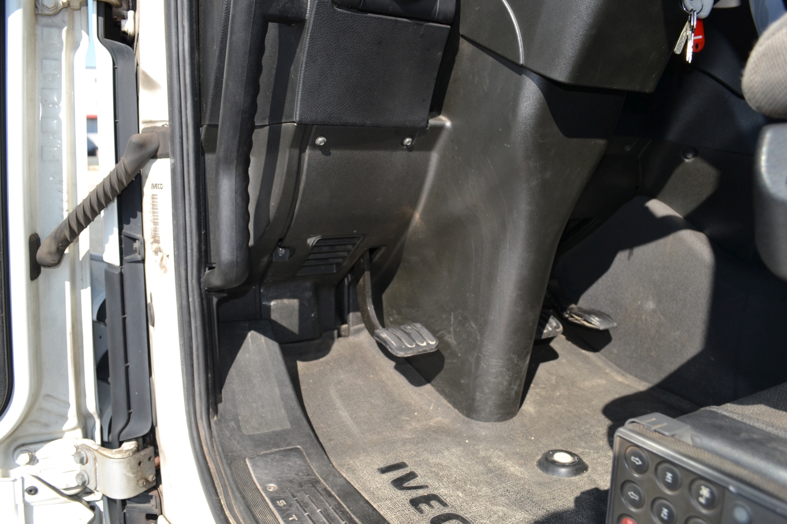 Nyergesvontató és pótkocsi 33