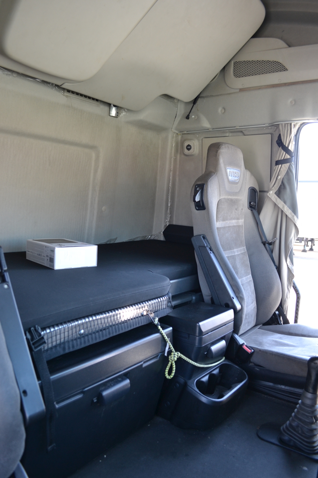 Nyergesvontató és pótkocsi 37