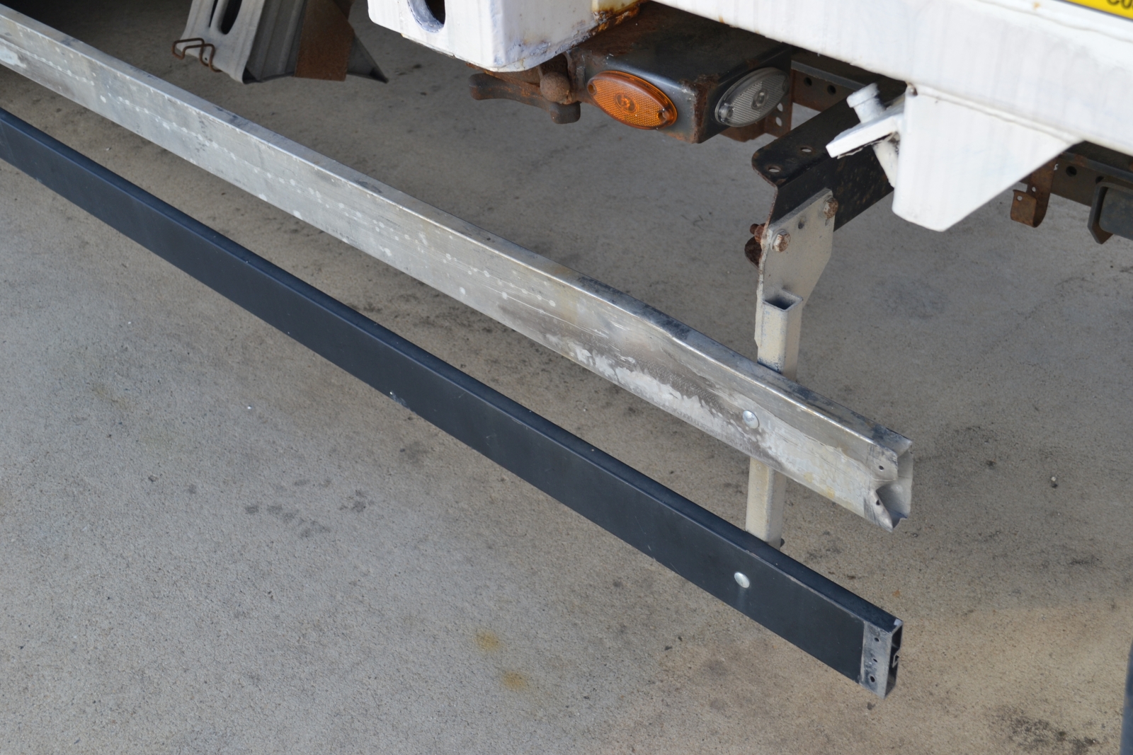 Nyergesvontató és pótkocsi 45