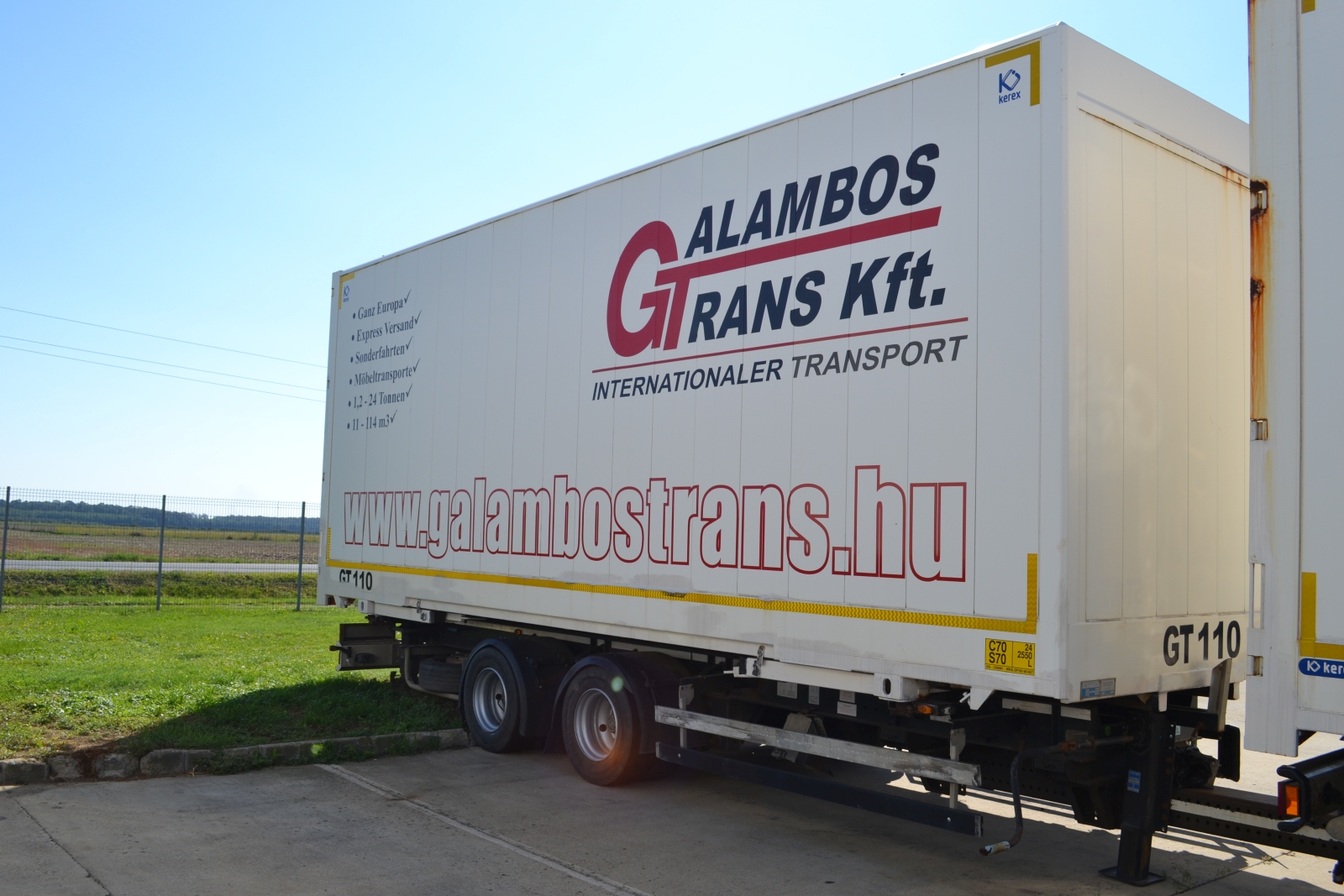 Nyergesvontató és pótkocsi 49