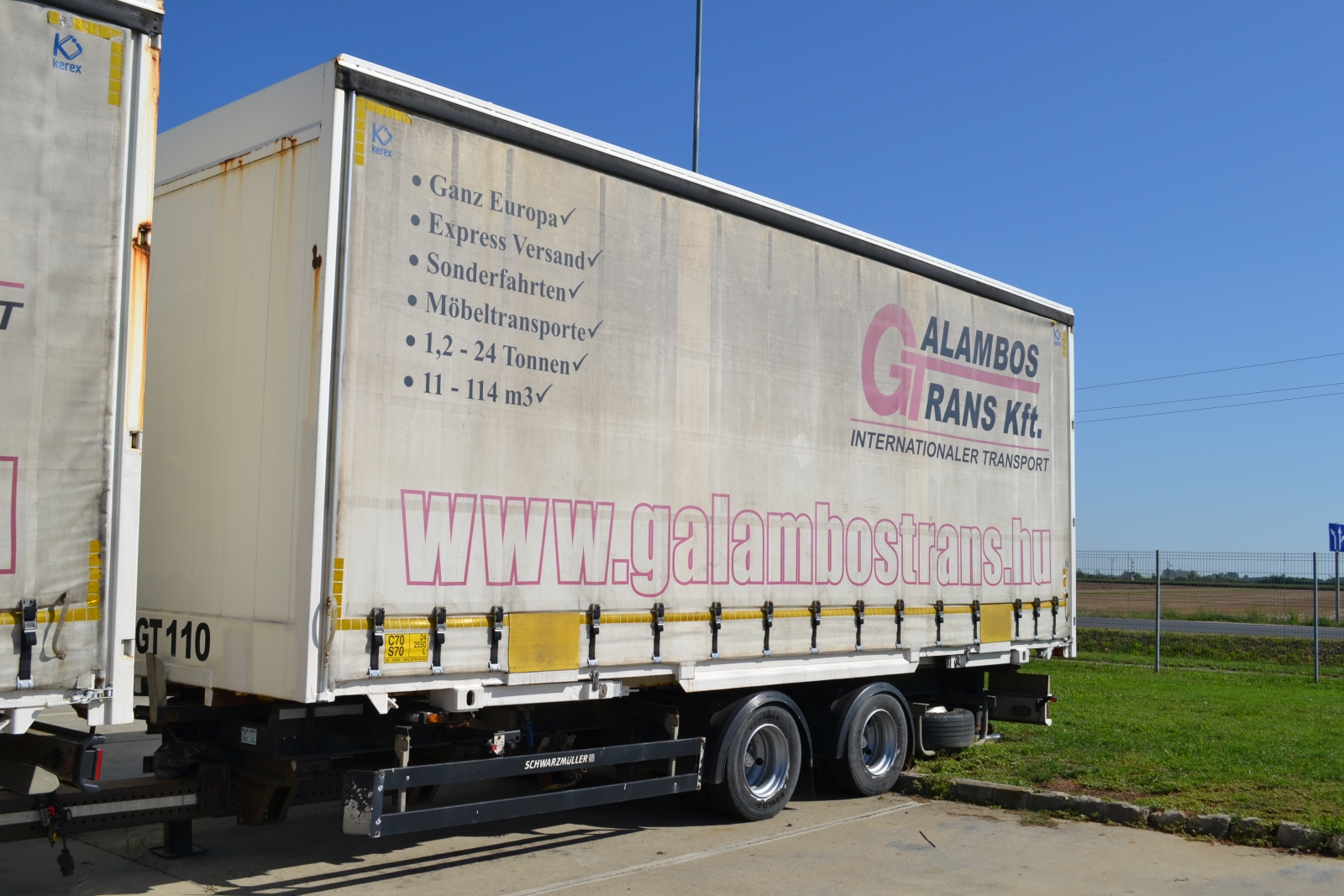 Nyergesvontató és pótkocsi 50