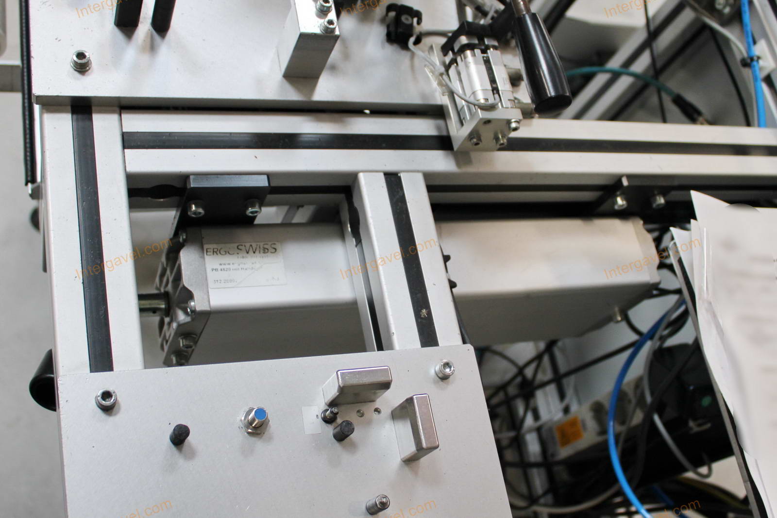 Bontott szerelő munkahely 8