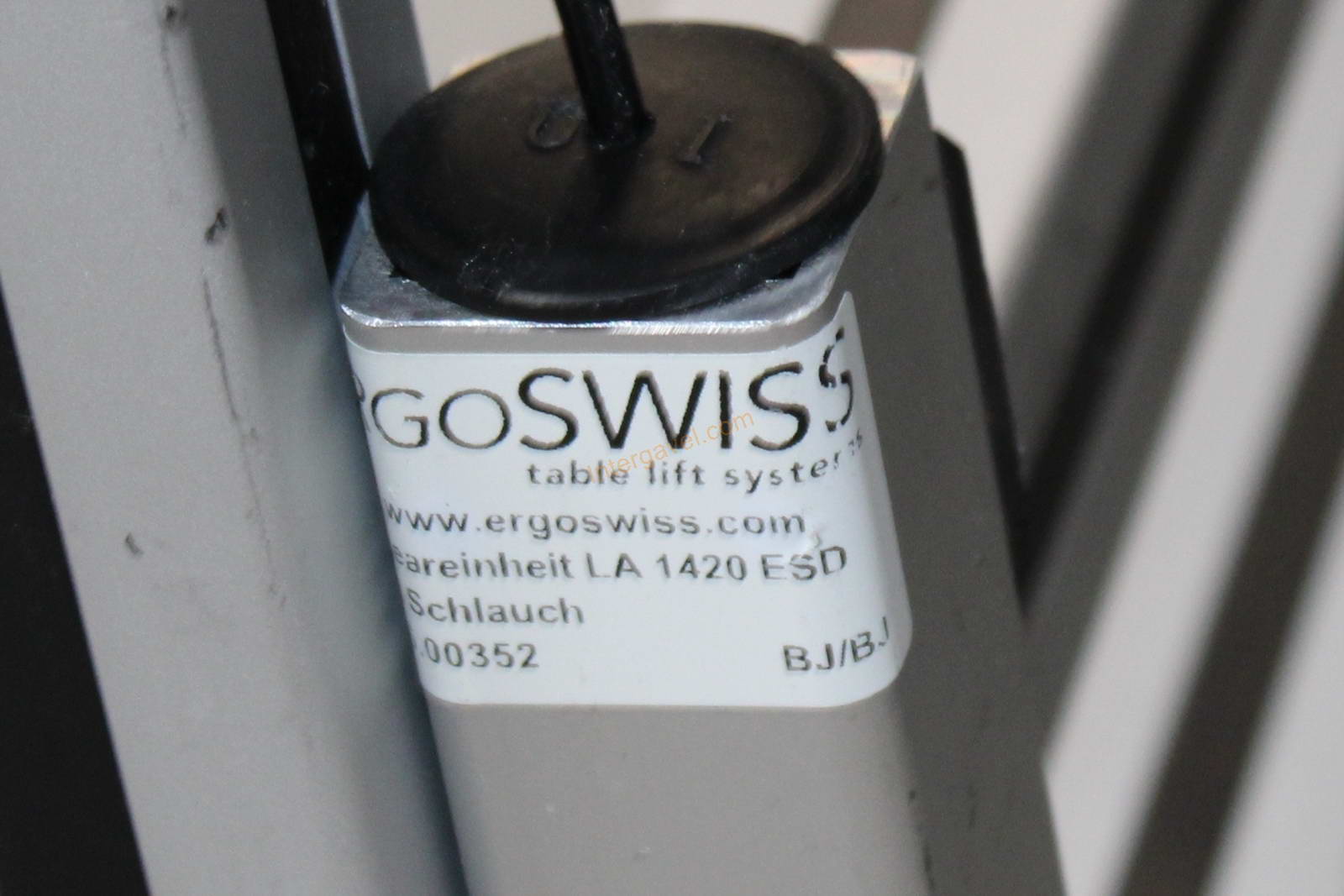 Bontott szerelő munkahely 12