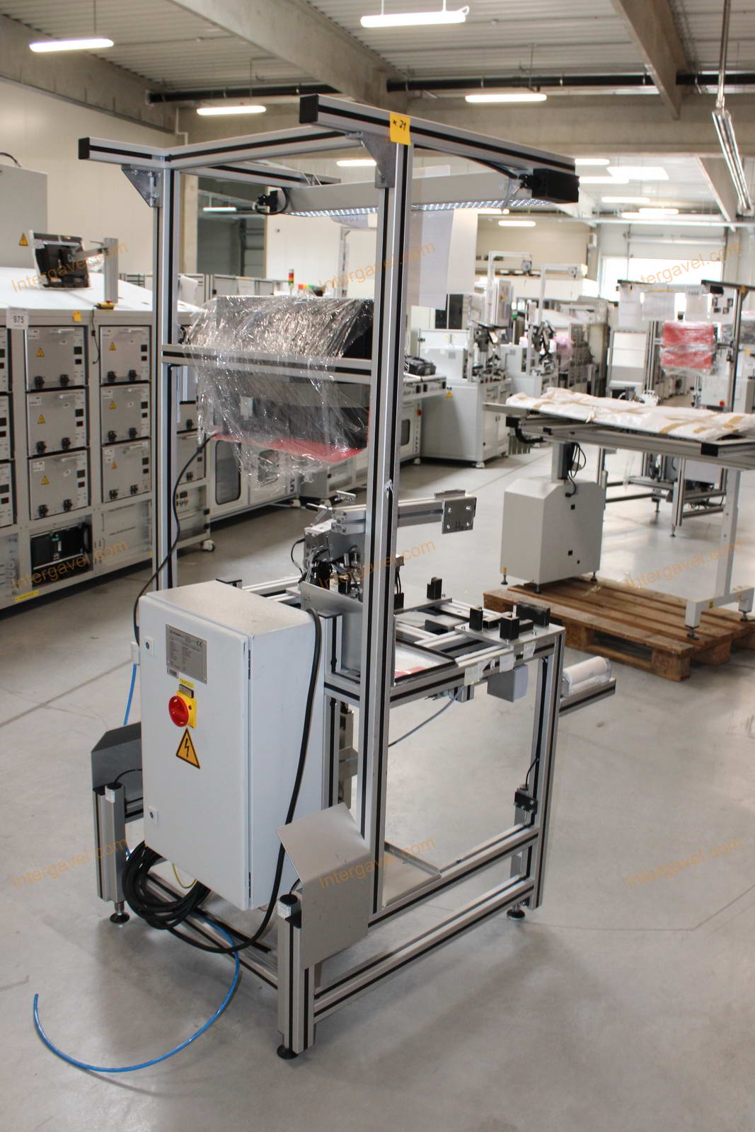 Bontott szerelő munkahely 2