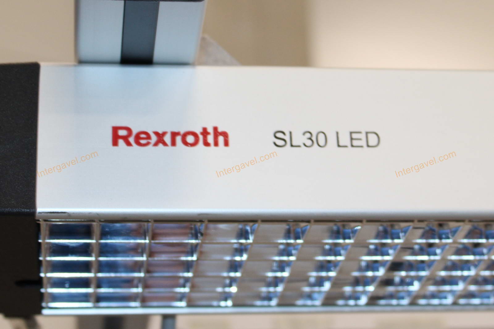 Bontott szerelő munkahely 5