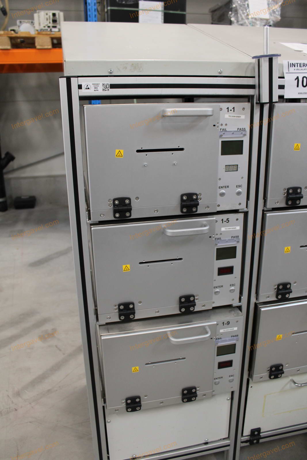 Bontott teszt szekrény 2