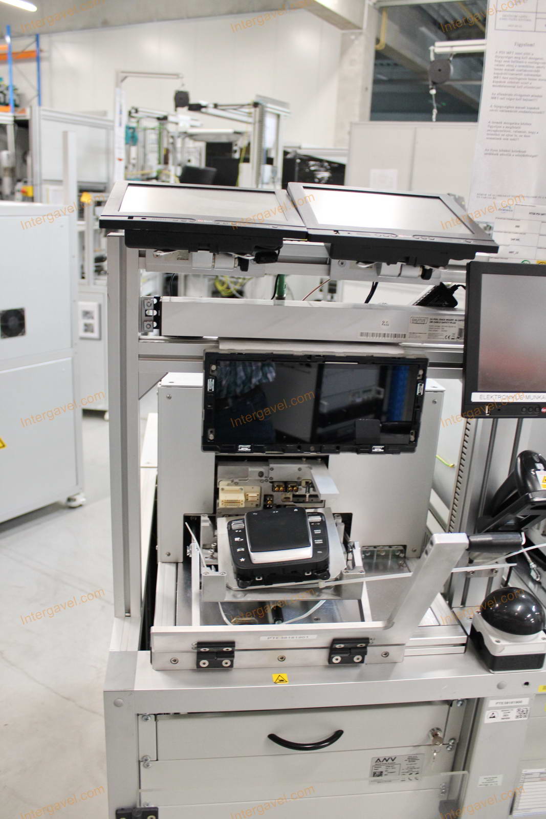 Bontott teszt munkahely 3