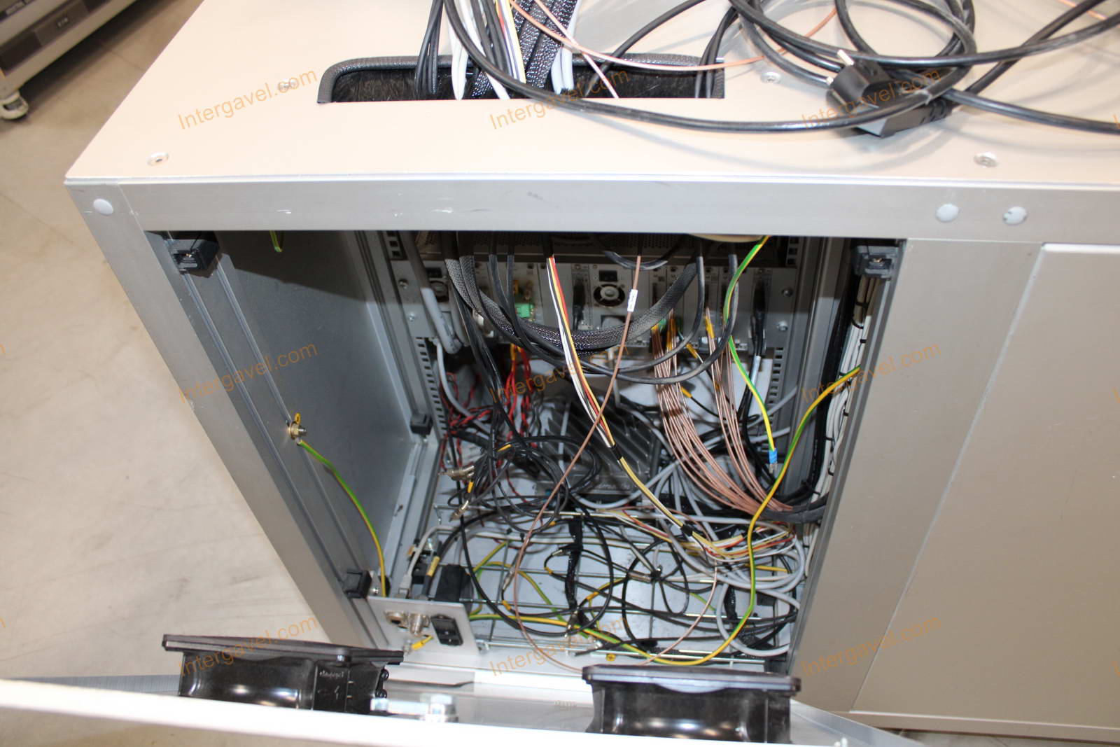 Bontott teszt munkahely 9