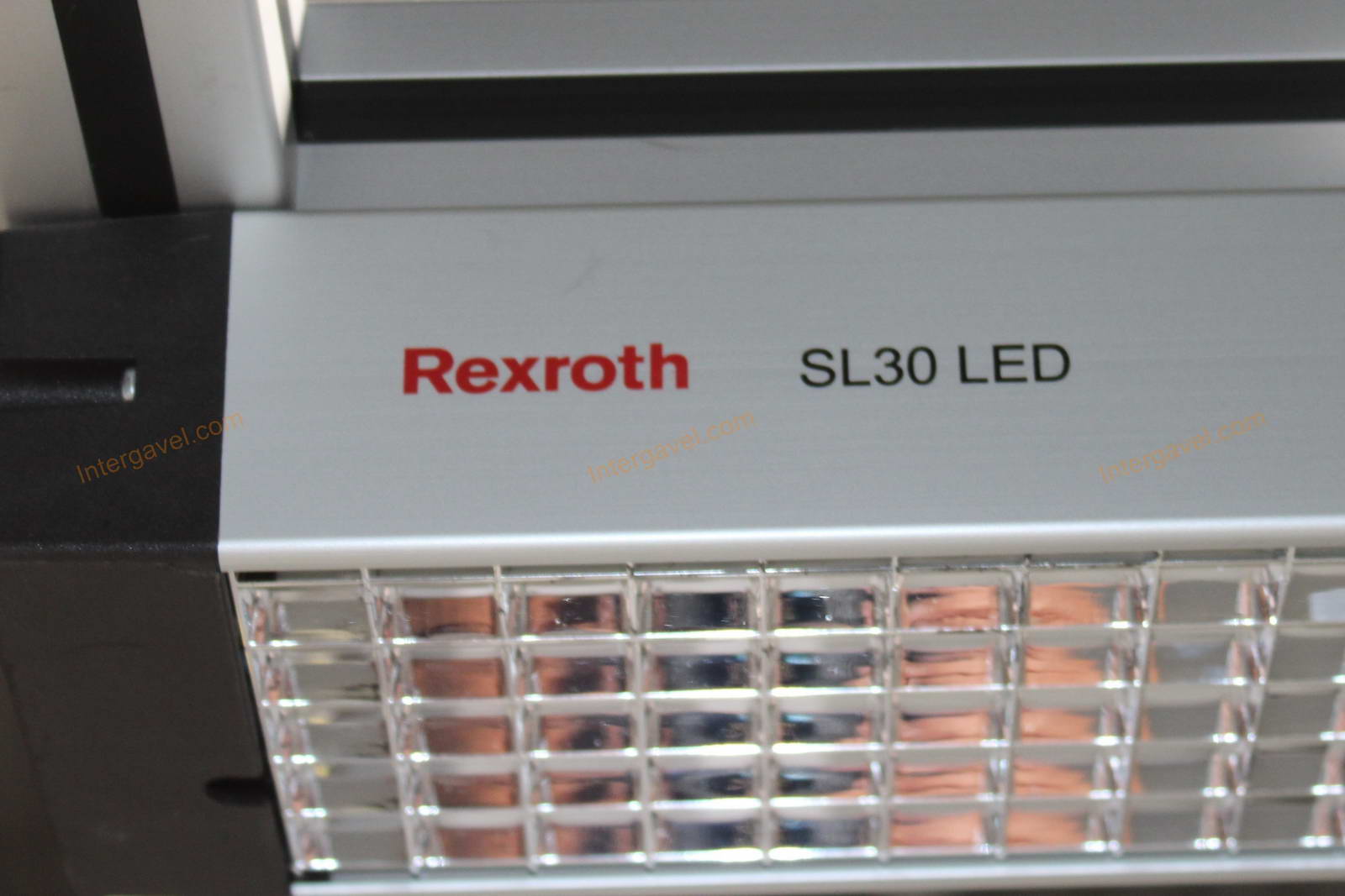 Bontott szerelő munkahely 20