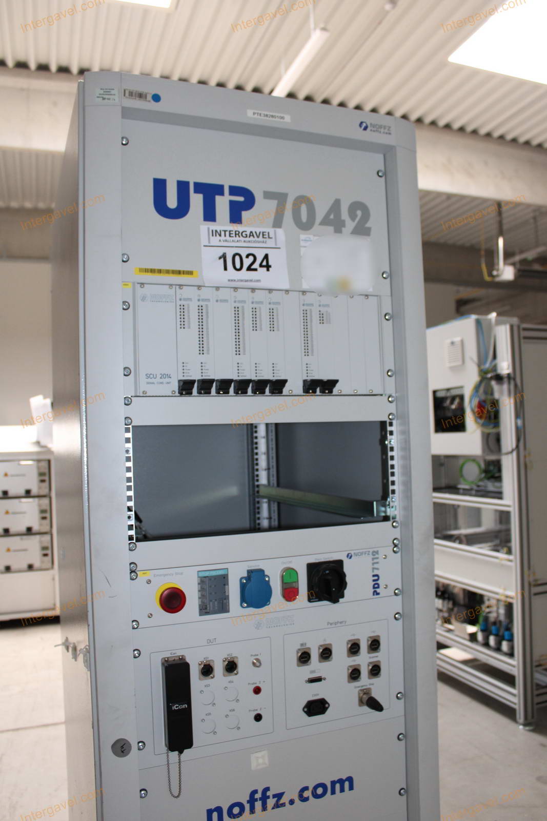 Bontott teszt szekrény 2