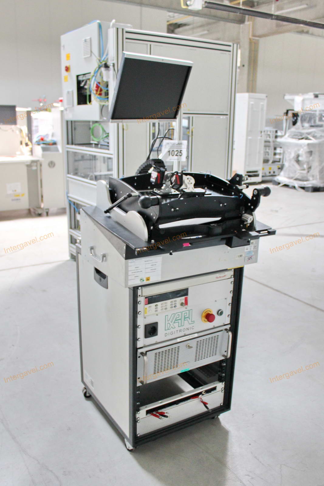 Bontott teszt szekrény