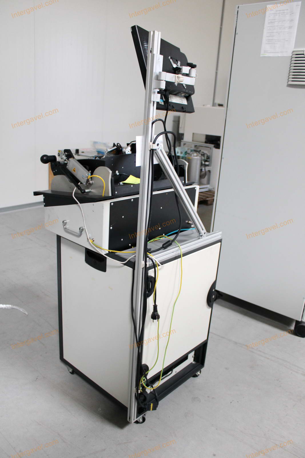 Bontott teszt szekrény 2