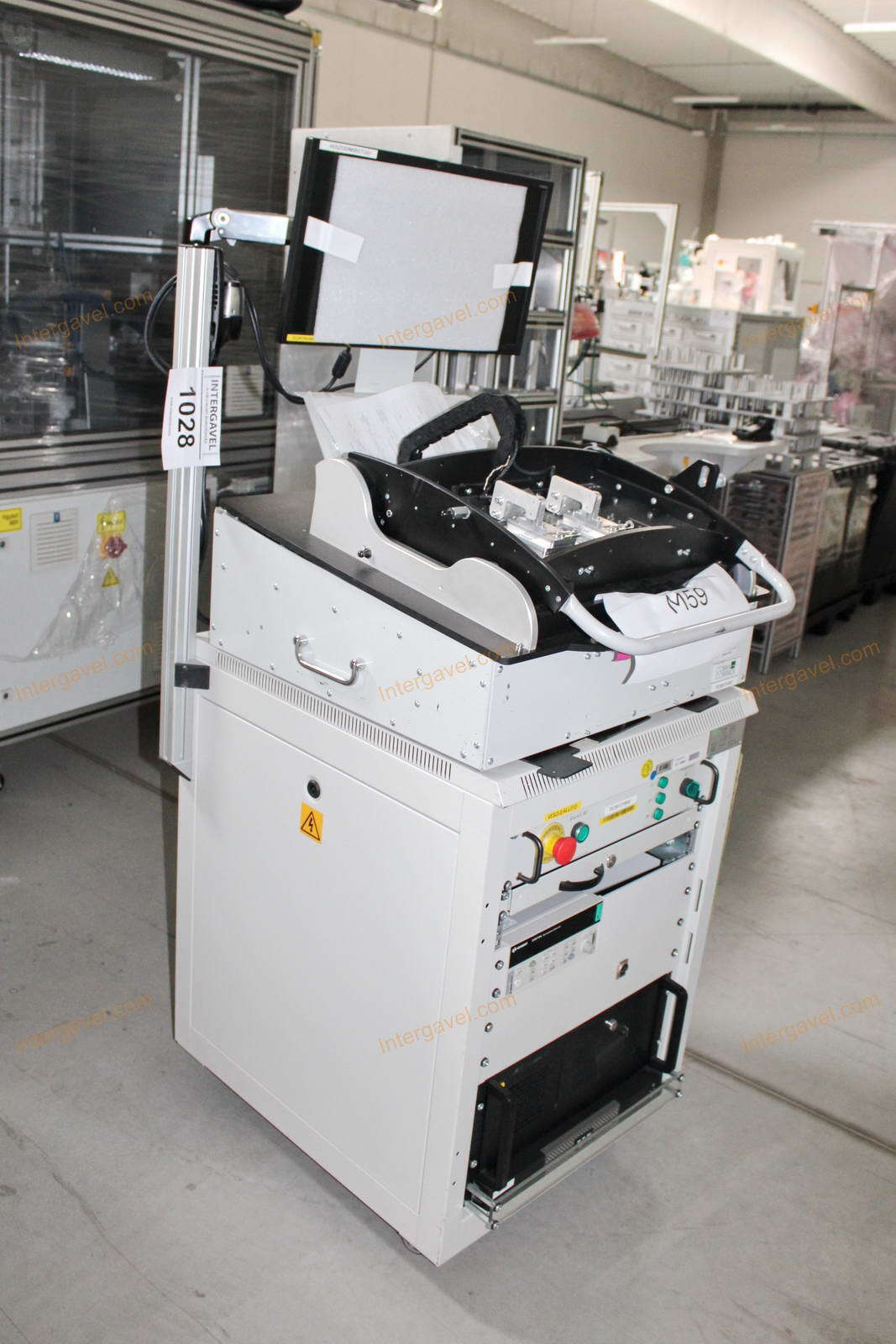 Bontott teszt szekrény