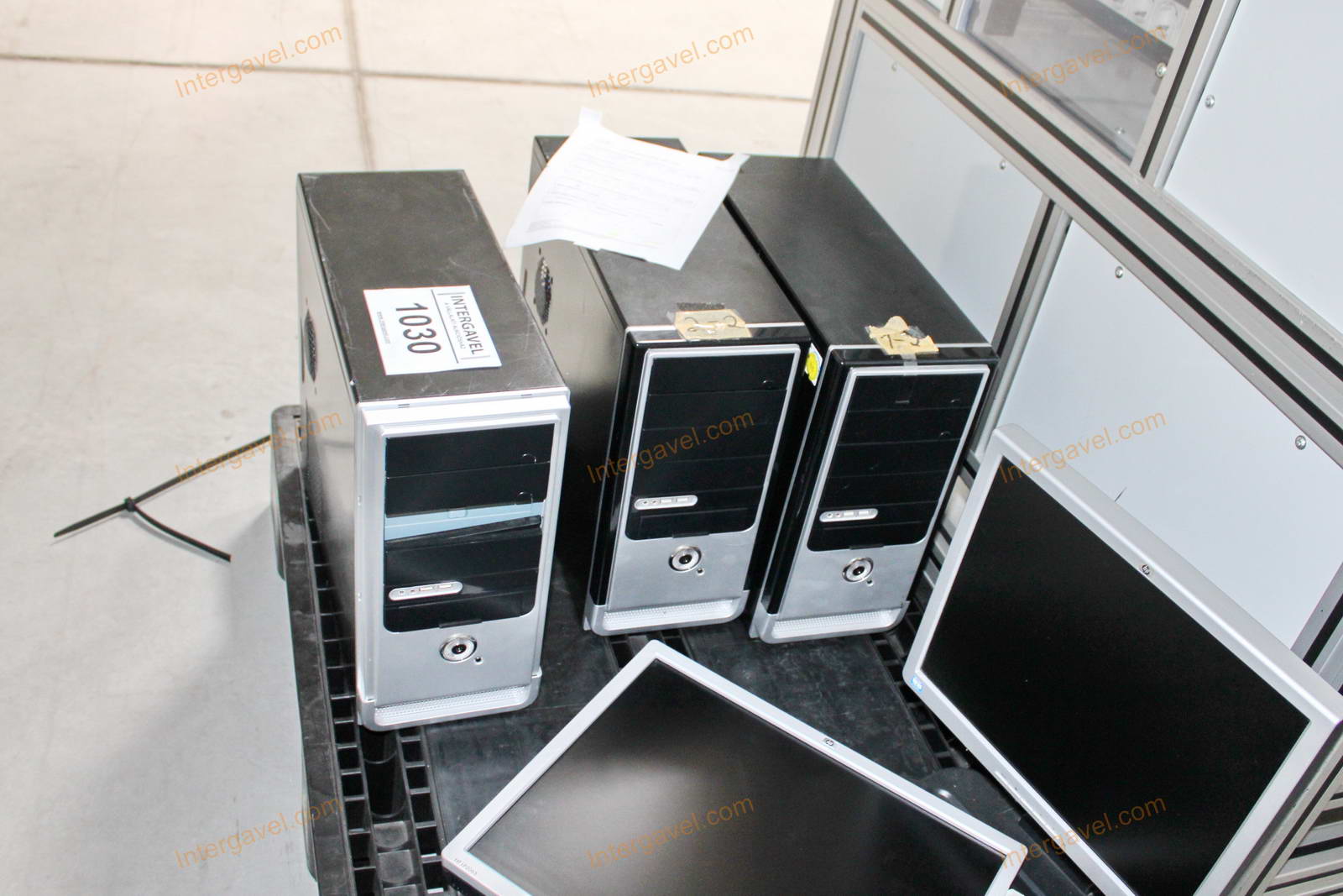 Számítógépek és monitorok 2