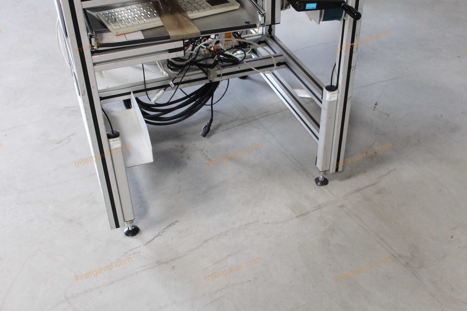 Bontott szerelő munkahely 16