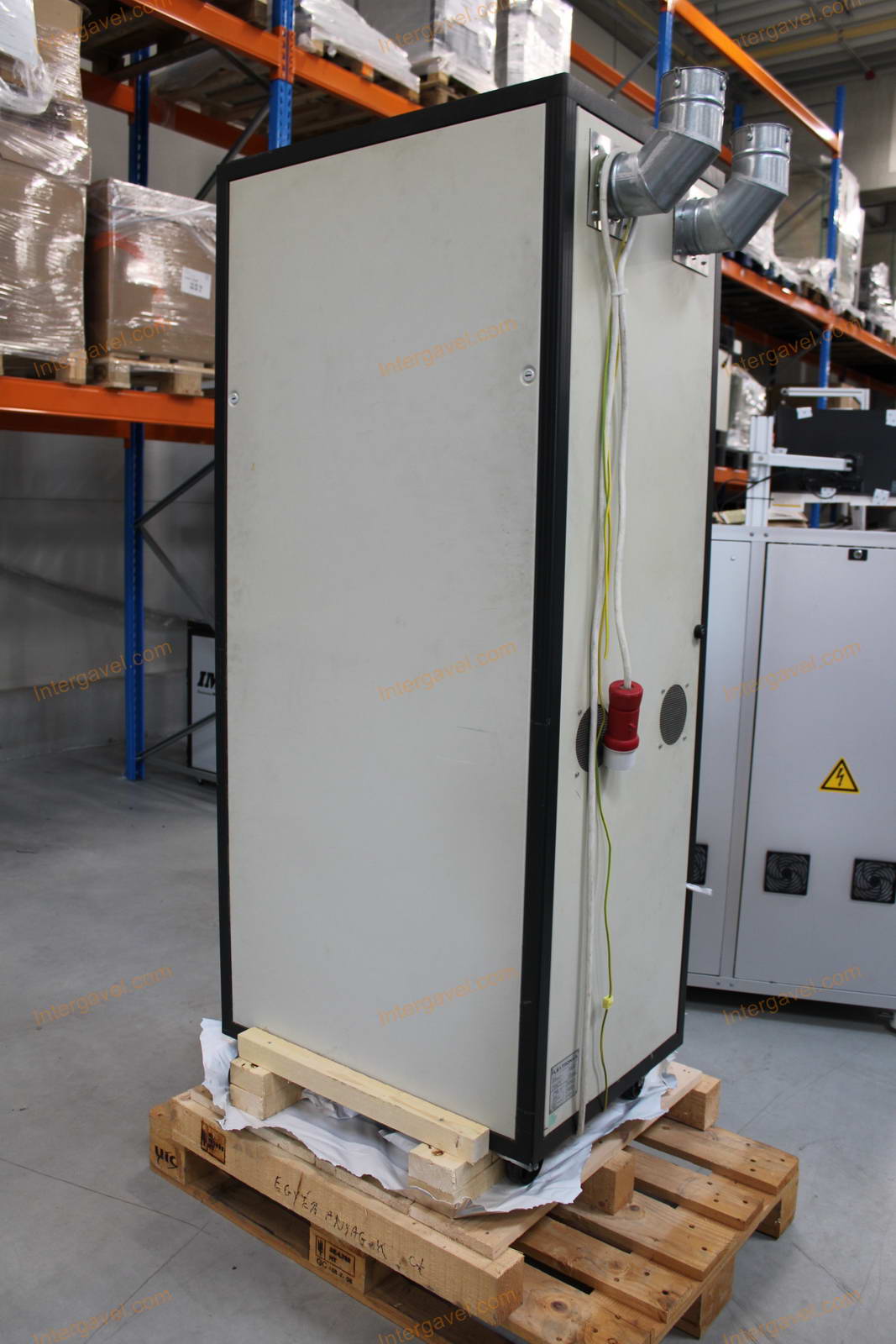 Bontott teszt szekrény 3