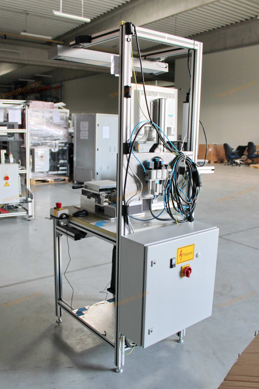 Bontott szerelő munkahely 2