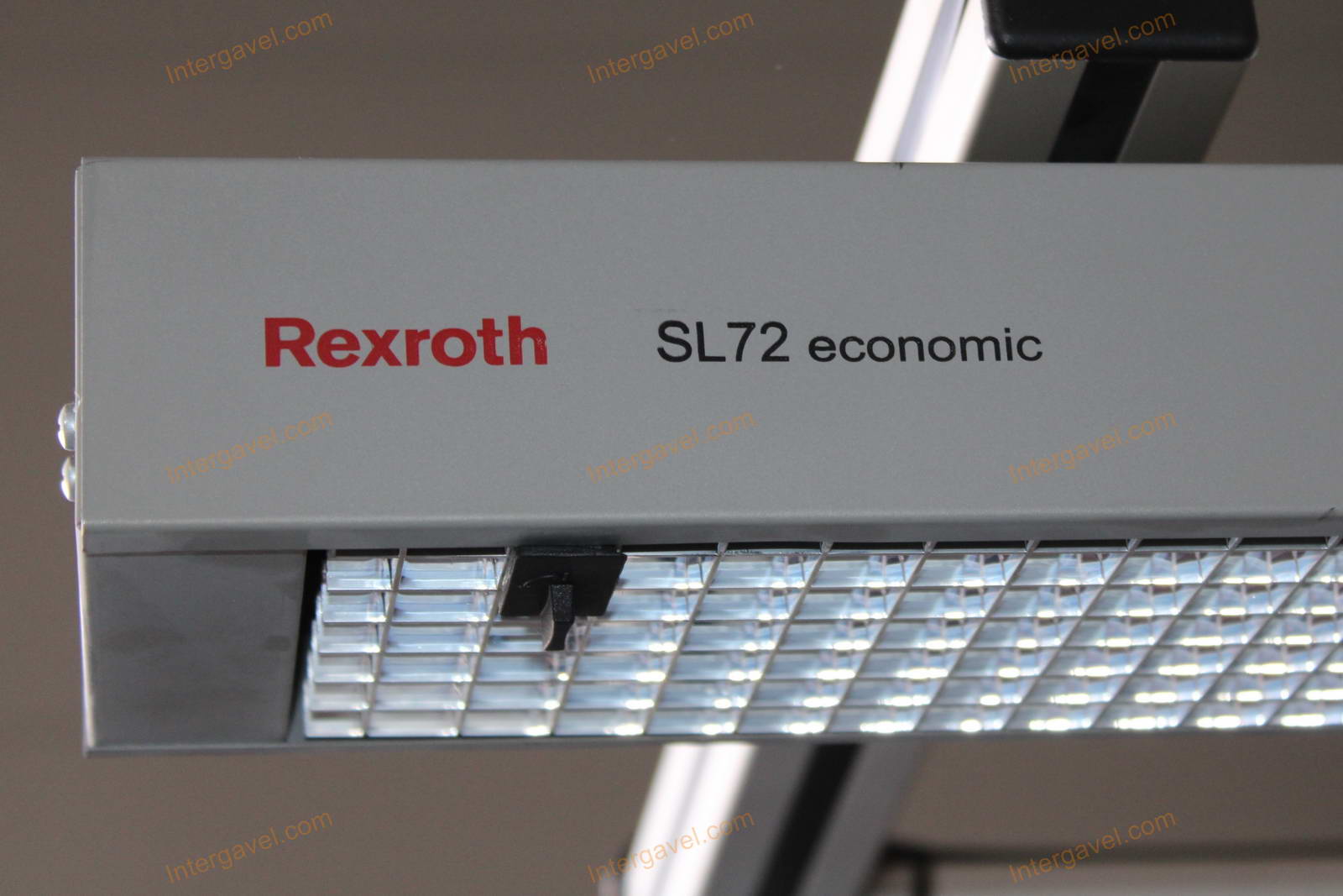 Bontott szerelő munkahely 8