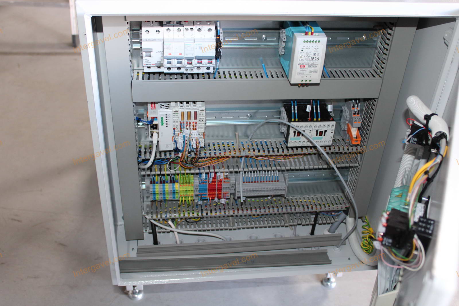 Bontott szerelő munkahely 11